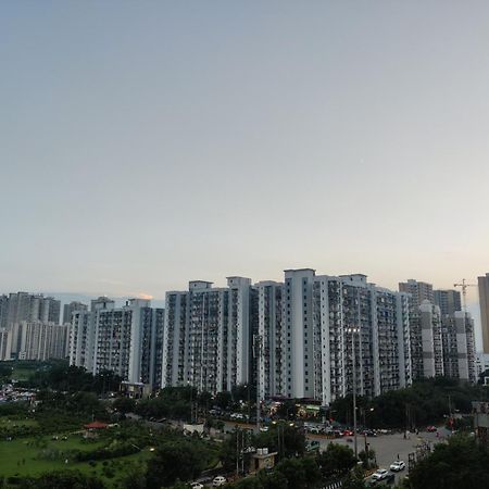 The Forest Stays-Luxury Studio Apartment In Noida Exterior foto