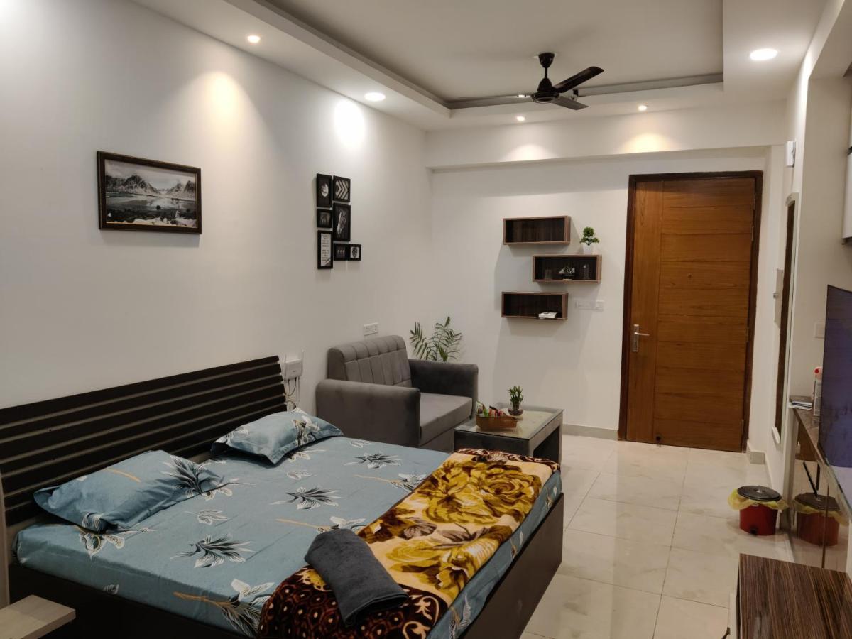The Forest Stays-Luxury Studio Apartment In Noida Exterior foto