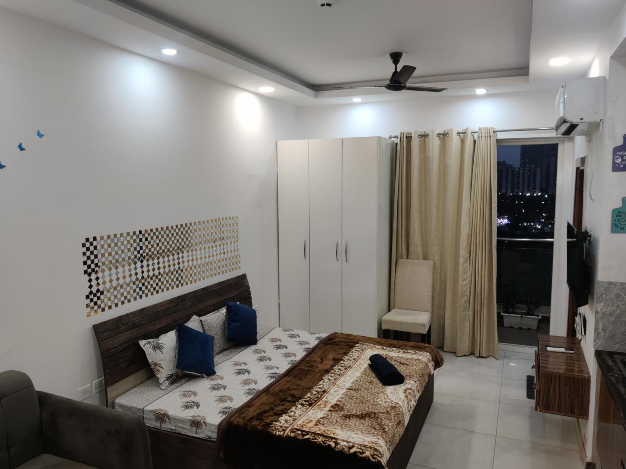 The Forest Stays-Luxury Studio Apartment In Noida Exterior foto